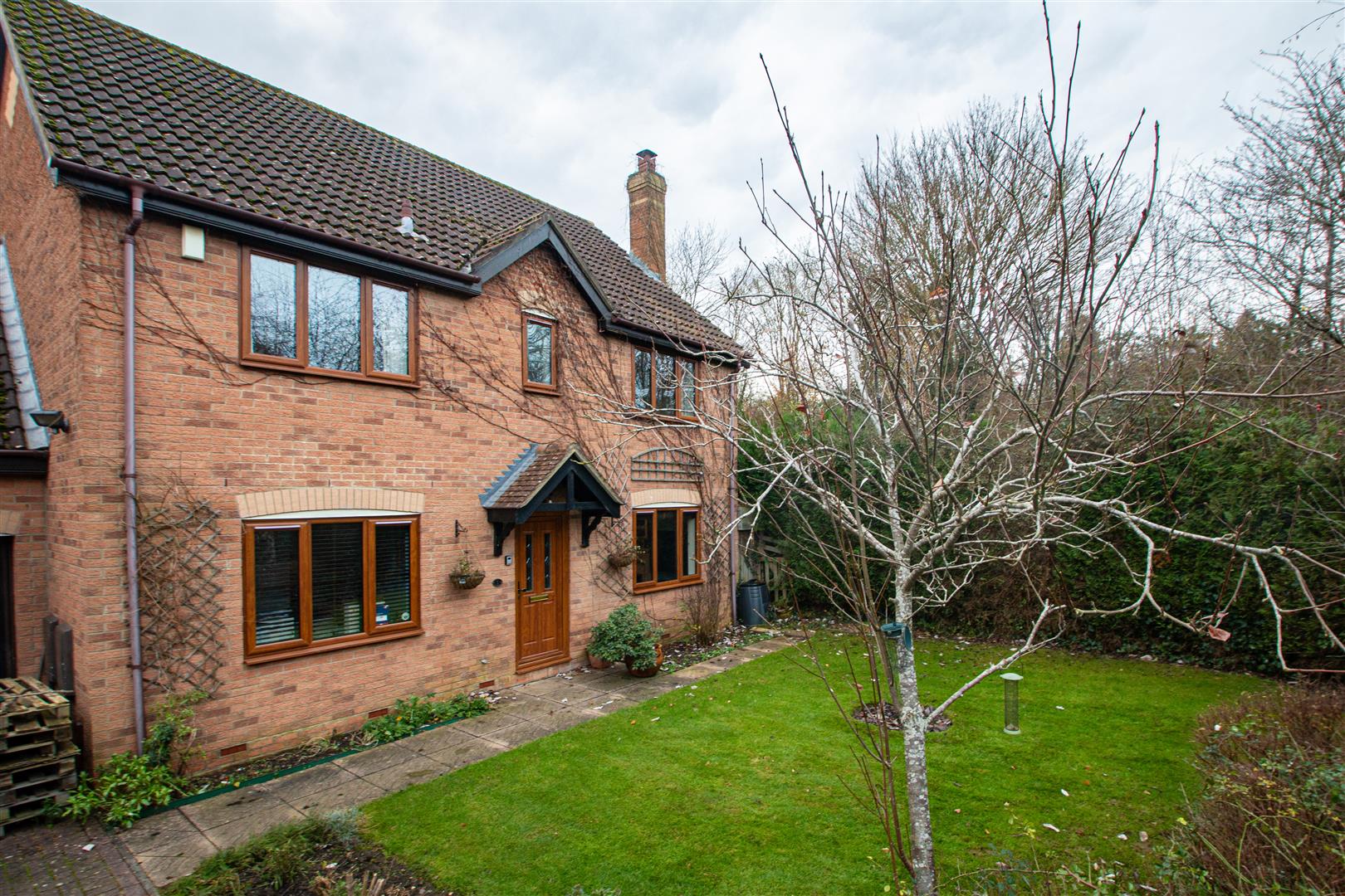 1 bed property in Hartington Grove, Milton Keynes
